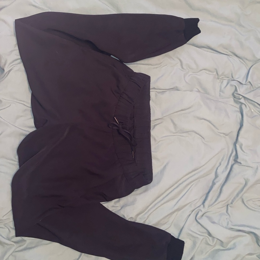 Lulu black joggers